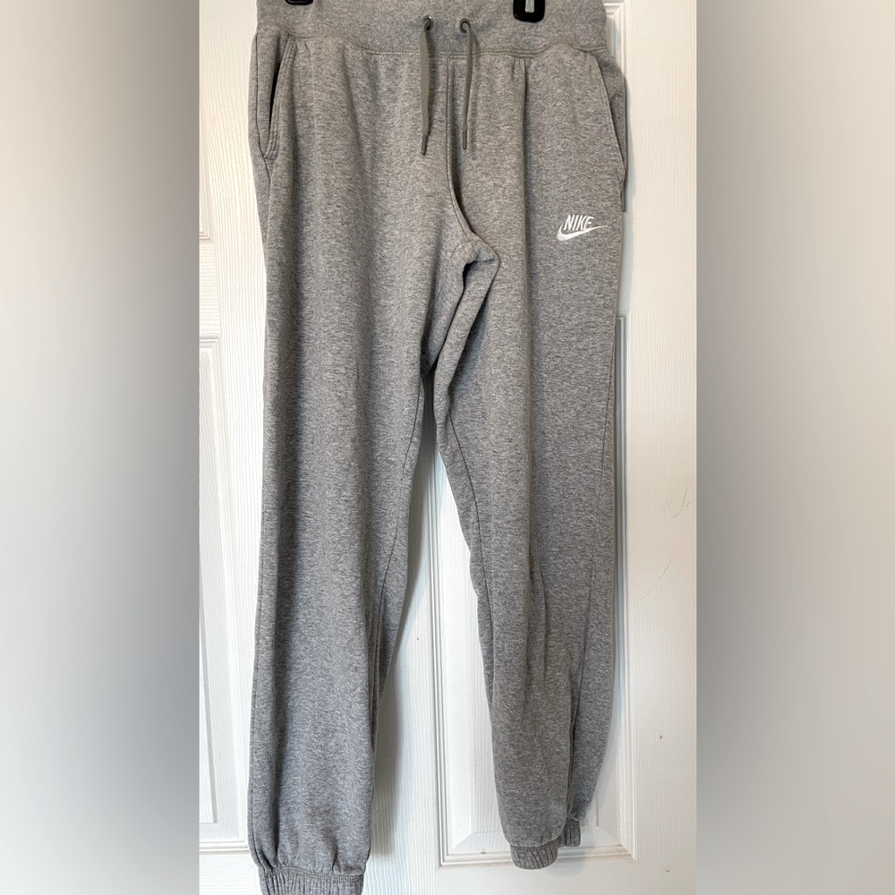 Girls XL/Women's XS Nike sweat pant jogger